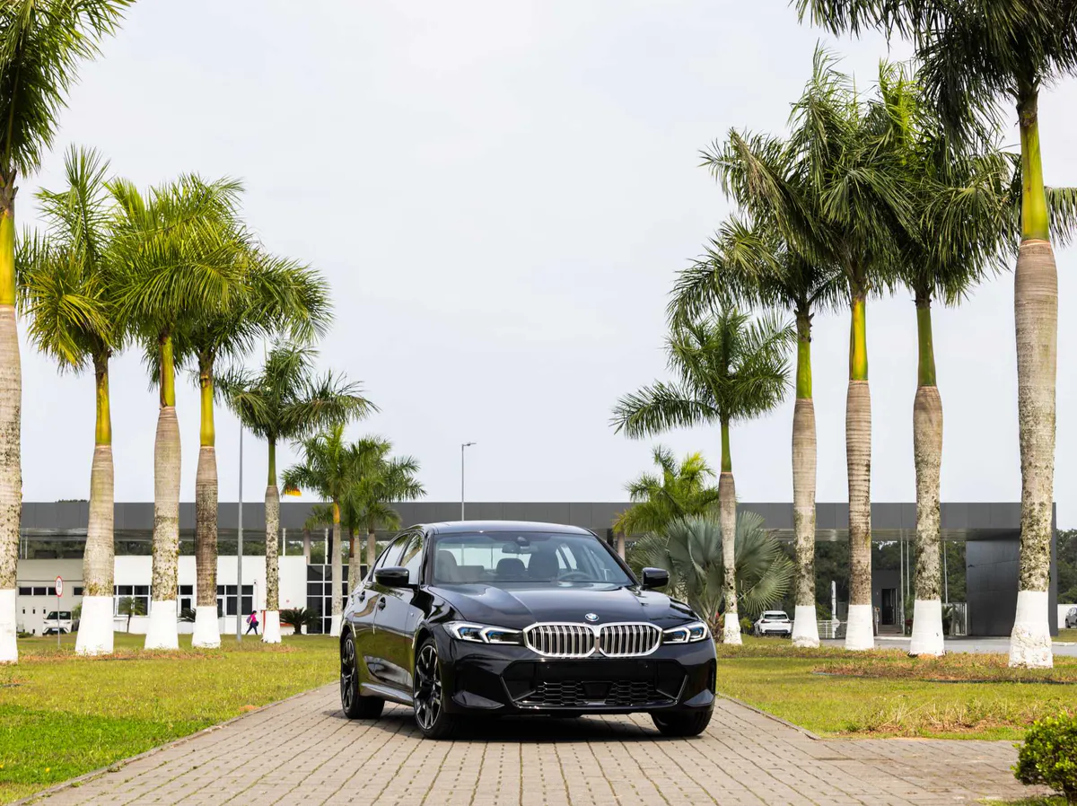 BMW 320i M Sport preto