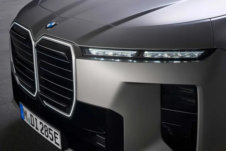 Grade iluminada do BMW i7
